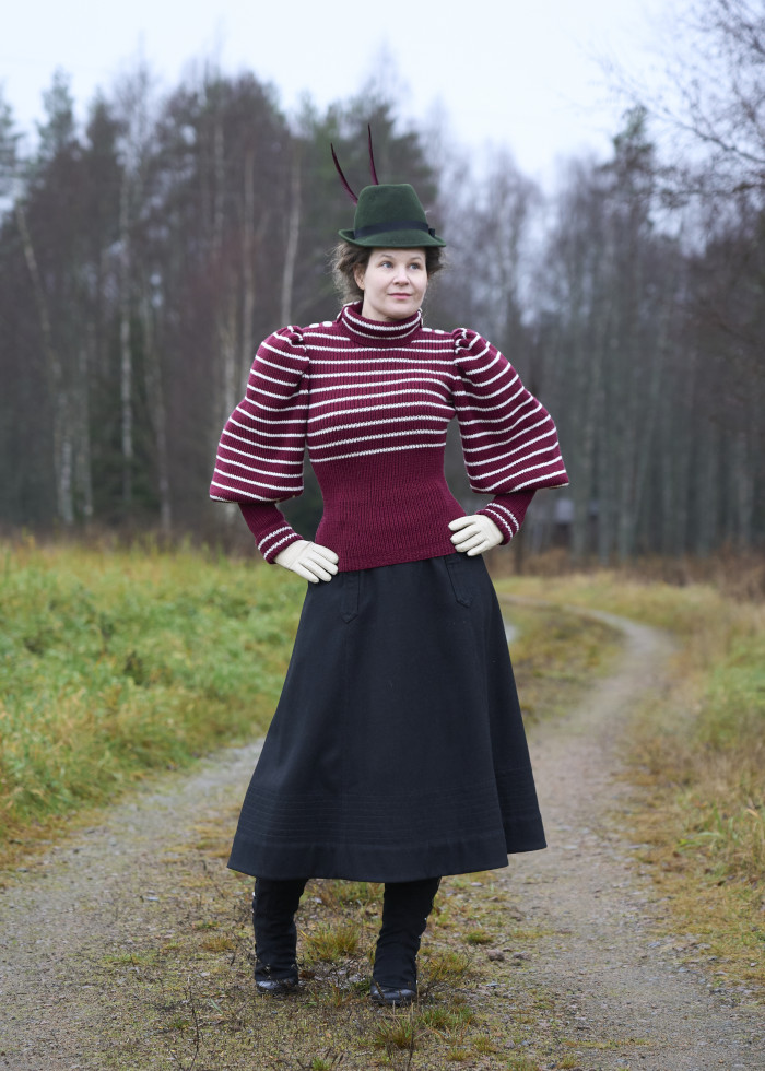 1890s
        bicycling outfit