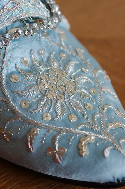 18th century
                  shoes embroidery