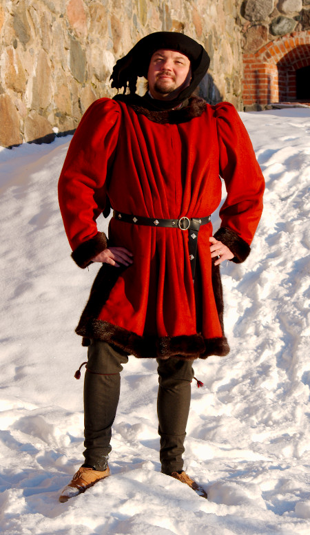 15th century men's gown